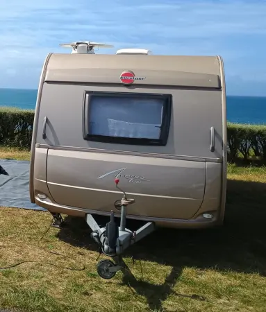 Būrstner Averso Top 545 TS luxusní karavan s klimatizací - Nyní SLEVA !!! - fotografie 3