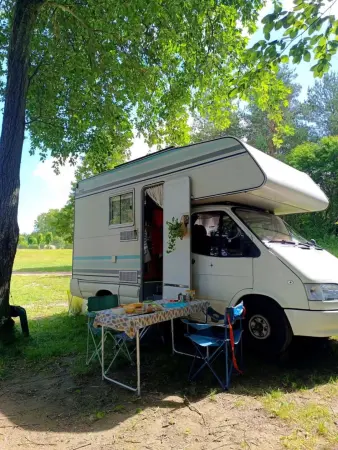 Ford Transit 2.5 Alkova, 1997 – obytný vůz - Ford 1997