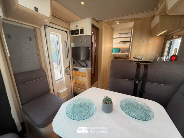 Hymer B 680 Mercedes Plná výbava, 3,5t, Markíza, Klíma, Solar, Nosič, TV, Sat, Stab. nohy, DuoControl, Adaptív - fotografie 7