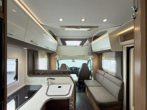 Adria Coral XL Axess 670 SP - fotografie 8