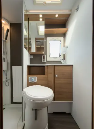 Adria Coral XL Axess 670 SP - fotografie 12