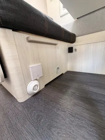Caravelair ARTICA 496 FAMILY + pohon + markýza - fotografie 5