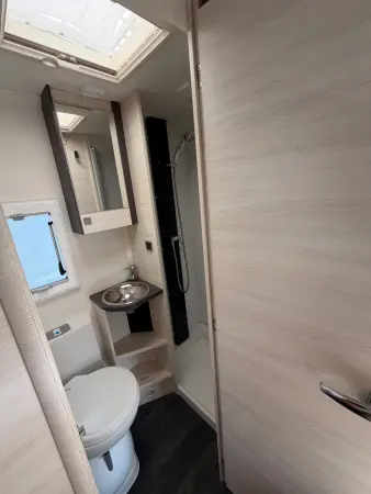 Caravelair ARTICA 496 FAMILY + pohon + markýza - fotografie 9