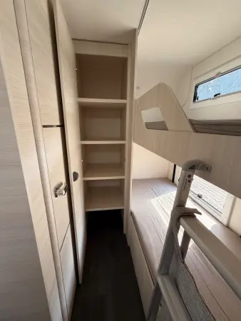 Caravelair ARTICA 496 FAMILY + pohon + markýza - fotografie 11