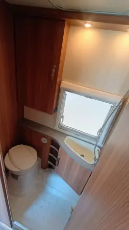 Weinsberg CaraOne W51, mover, předstan, oddělené postele - fotografie 4