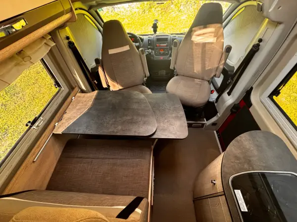 Obytné auto/ Obytná dodávka POSSL   - Tažné na 2,5t. - MOC HEZKÁ - fotografie 7