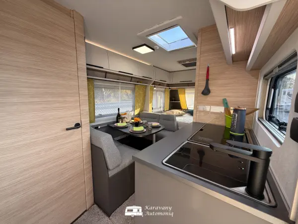 Fendt Apero 495 SKM 6-miest Klíma, Solar, Nosič, Mover, Predstan, TV - fotografie 4
